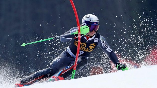 Norský lyžař Henrik Kristoffersen v akci při závodu SP ve slalomu v Kranjské Goře. Norský lyžař Henrik Kristoffersen v akci při závodu SP ve slalomu v Kranjské Goře.