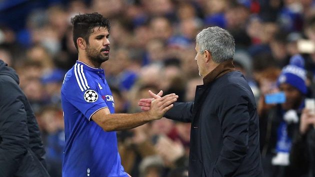 Kouč Chelsea José Mourinho a Diego Costa při utkání LM s Portem. Kouč Chelsea José Mourinho a Diego Costa při utkání LM s Portem.