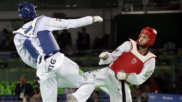 Radik Isajev z Ázerbájdžánu ve finále nejtěžší váhy nad 80 kg zdolal Abdoulrazaka Issoufoua z Nigeru. Radik Isajev z Ázerbájdžánu ve finále nejtěžší váhy nad 80 kg zdolal Abdoulrazaka Issoufoua z Nigeru.