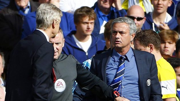 Arséne Wenger (vlevo) a José Mourinho se v lásce nemají. Znovu to dokázali v neděli. Arséne Wenger (vlevo) a José Mourinho se v lásce nemají. Znovu to dokázali v neděli.