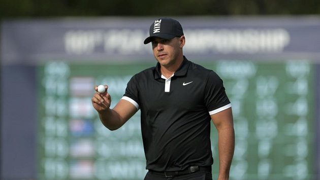 Brooks Koepka během třetího kola golfového PGA Championship. Brooks Koepka během třetího kola golfového PGA Championship.