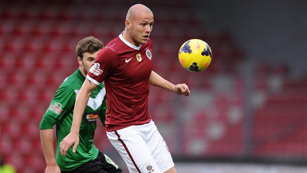 Útočník Sparty Praha Roman Bednář během přípravného utkání s Jabloncem. Útočník Sparty Praha Roman Bednář během přípravného utkání s Jabloncem.