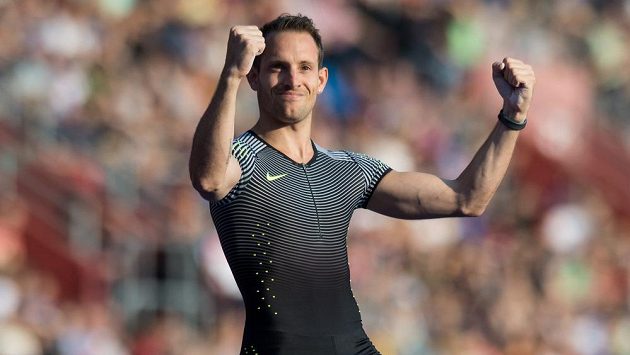 Rodill Lavillenie fought to return to the head of the historical tables.  Did he succeed?