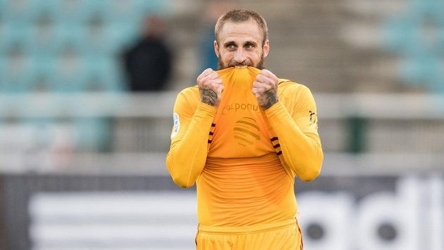Útočník Dukly Praha Jan Holenda má za sebou ooperaci achillovky. Útočník Dukly Praha Jan Holenda má za sebou ooperaci achillovky.