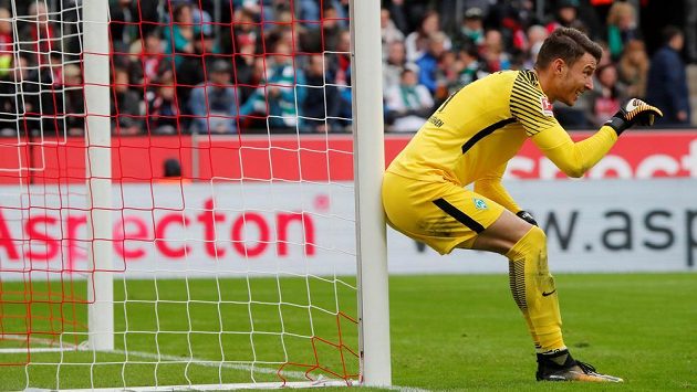 Fotbalisté Brém s českým gólmanem Jiřím Pavlenkou v brance zase prohráli. Fotbalisté Brém s českým gólmanem Jiřím Pavlenkou v brance zase prohráli.