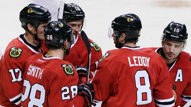 Hokejisté Chicaga Blackhawks obhajují v NHL titul. Hokejisté Chicaga Blackhawks obhajují v NHL titul.