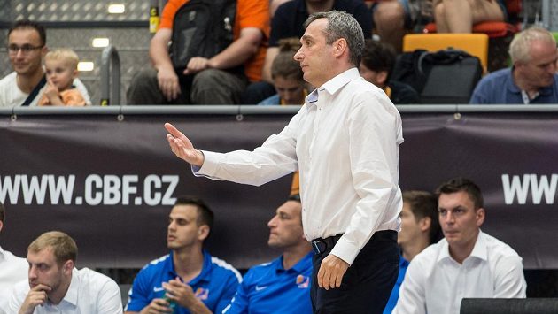 Trenér české basketbalové reprezentace Ronen Ginzburg. Trenér české basketbalové reprezentace Ronen Ginzburg.