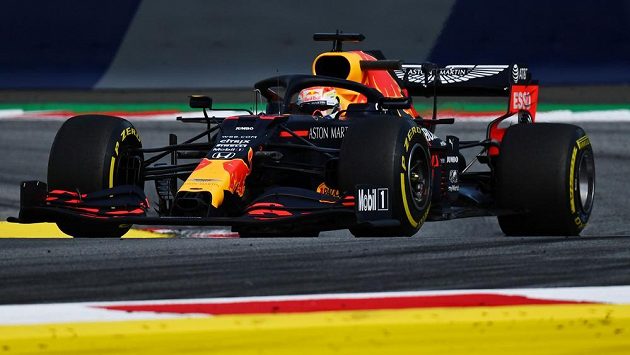 Nizozemec Max Verstappen během tréninku ve Spilebergu. Nizozemec Max Verstappen během tréninku ve Spilebergu.