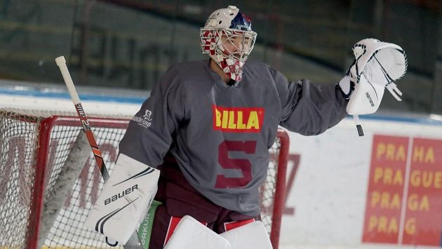 Michal Neuvirth během sparťanského tréninku. Michal Neuvirth během sparťanského tréninku.