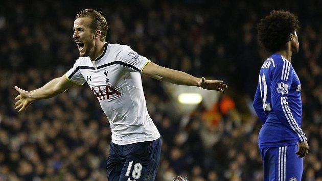 Hrdina Tottenhamu v utkání s Chelsea Harry Kane jásá po gólu. Hrdina Tottenhamu v utkání s Chelsea Harry Kane jásá po gólu.