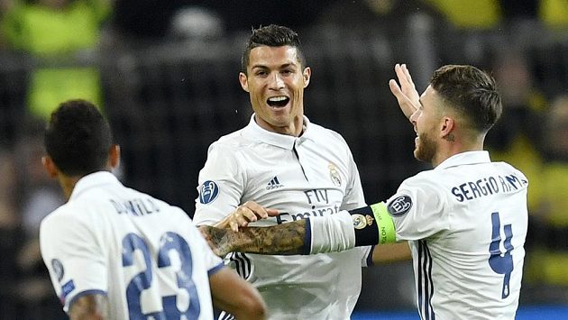 Cristiano Ronaldo z Realu se raduje z gólu proti Dortmundu. Cristiano Ronaldo z Realu se raduje z gólu proti Dortmundu.