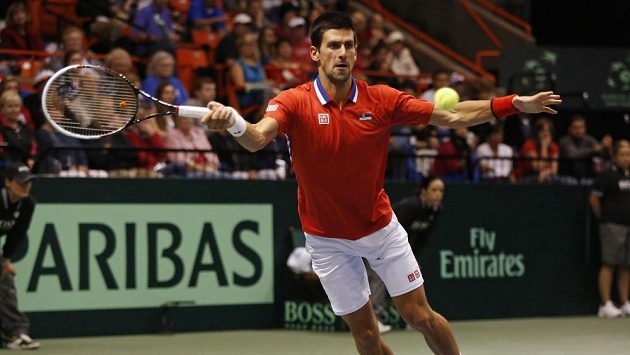 Tenisty Srbska drží v utkání s USA nad vodou Novak Djokovič. Tenisty Srbska drží v utkání s USA nad vodou Novak Djokovič.