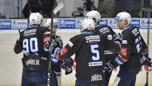 Hokejisté Plzně měli povedený vstup do extraligového duelu s Vítkovicemi. V šesté minutě vedli už 2:0. Hokejisté Plzně měli povedený vstup do extraligového duelu s Vítkovicemi. V šesté minutě vedli už 2:0.