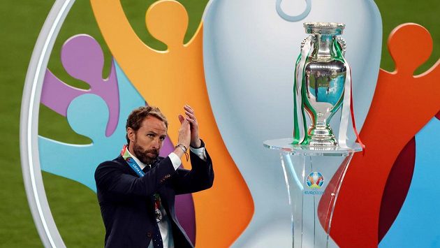 Trenér anglických fotbalistů Gareth Southgate vzal na sebe plnou zodpovědnost za neúspěšný penaltový rozstřel ve finále mistrovství Evropy s Itálií. Volbě exekutorů se divil i český expert Josef Csaplár. Trenér anglických fotbalistů Gareth Southgate vzal na sebe plnou zodpovědnost za neúspěšný penaltový rozstřel ve finále mistrovství Evropy s Itálií. Volbě exekutorů se divil i český expert Josef Csaplár.
