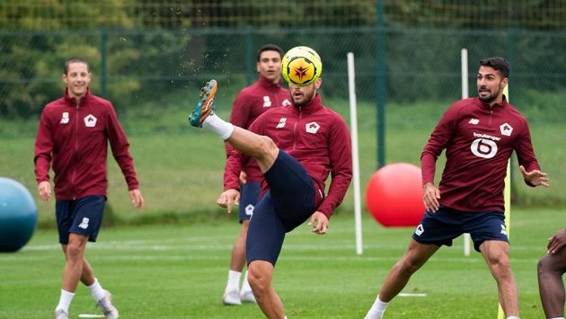 Hráči francouzského Lille při tréninkové jednotce. Hráči francouzského Lille při tréninkové jednotce.