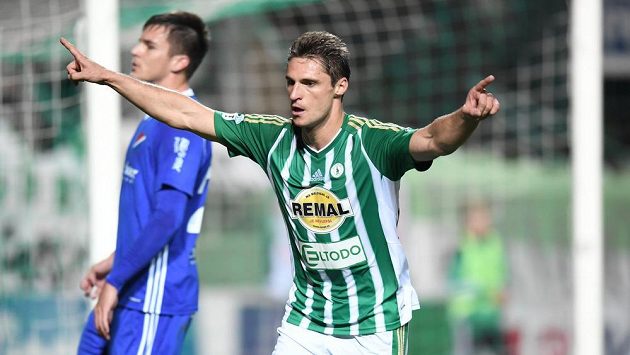Jevgenij Gennaďjevič Kabajev z Bohemians Praha oslavuje gól proti Baníku. Jevgenij Gennaďjevič Kabajev z Bohemians Praha oslavuje gól proti Baníku.