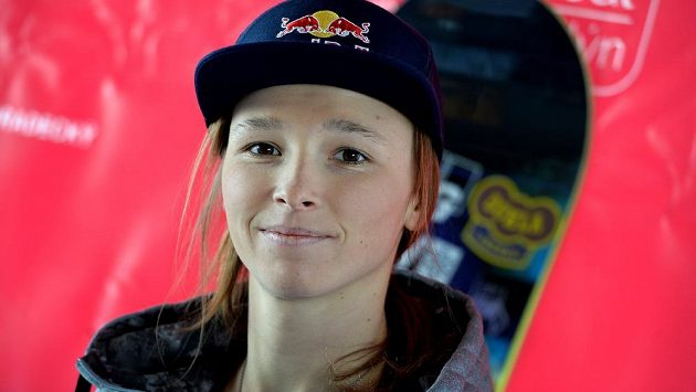 Snowboardistka Šárka Pančochová na tiskové konferenci před finálovým závodem Světového poháru ve snowboardingu ve Špindlerově Mlýně. Snowboardistka Šárka Pančochová na tiskové konferenci před finálovým závodem Světového poháru ve snowboardingu ve Špindlerově Mlýně.