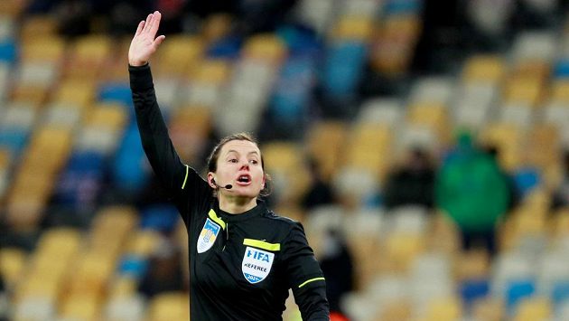 Rozhodčí Kateryna Monzulová bude řídit zápas anglické fotbalové reprezentace Rozhodčí Kateryna Monzulová bude řídit zápas anglické fotbalové reprezentace