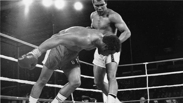 Legendární boxerský zápas Muhammad Ali (vpravo) vs. George Foreman. Legendární boxerský zápas Muhammad Ali (vpravo) vs. George Foreman.