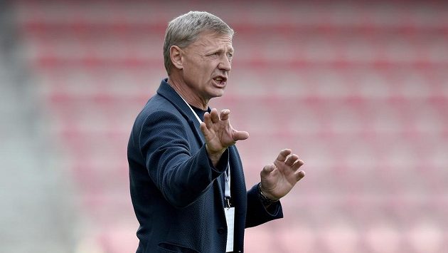 Trenér Sparty Praha Zdeněk Ščasný během utkání 30. kola Synot ligy Trenér Sparty Praha Zdeněk Ščasný během utkání 30. kola Synot ligy