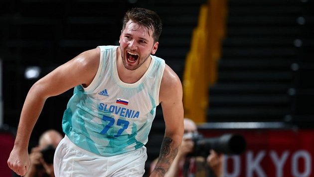 Slovinec Luka Dončič při utkání s Němci. Slovinec Luka Dončič při utkání s Němci.