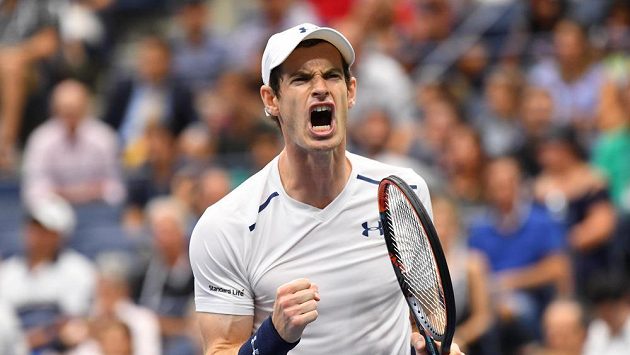 Andy Murray během čtvrtfinále US Open. Andy Murray během čtvrtfinále US Open.
