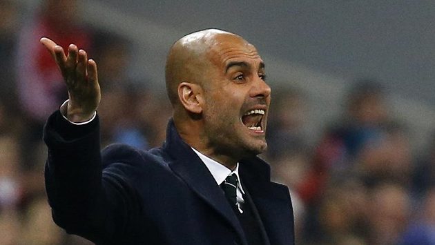 Kouč Bayernu Pep Guardiola při nedávném utkání s Arsenalem. Kouč Bayernu Pep Guardiola při nedávném utkání s Arsenalem.