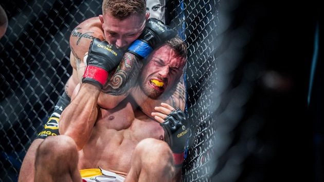 Březen 2019. Ondřej Raška odklepal zápas a Václav Mikulášek mohl v Ostravě slavit. Březen 2019. Ondřej Raška odklepal zápas a Václav Mikulášek mohl v Ostravě slavit.