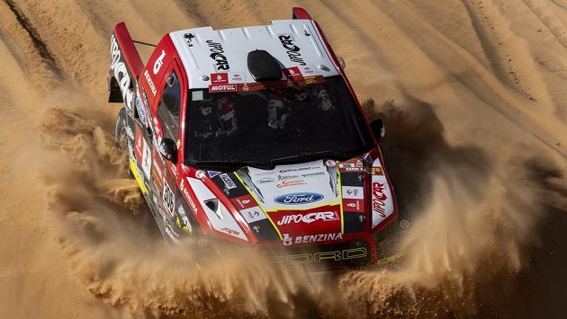 Hup do písku! Martin Prokop na trati Dakaru. Hup do písku! Martin Prokop na trati Dakaru.