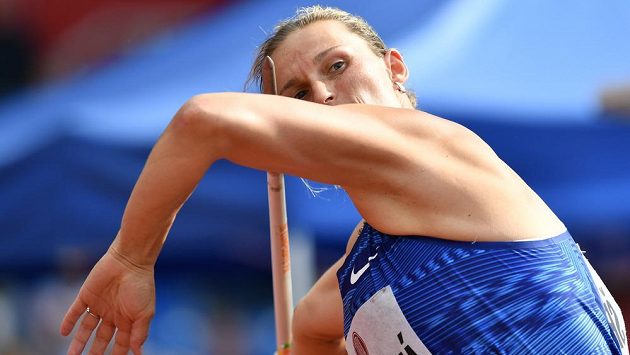 V duelu českých oštěpařek na Zlaté tretře byla lepší Barbora Špotáková, která hodila 60,01 a skončila čtvrtá. V duelu českých oštěpařek na Zlaté tretře byla lepší Barbora Špotáková, která hodila 60,01 a skončila čtvrtá.