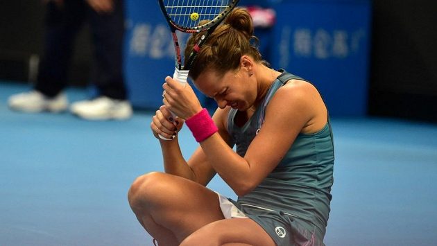 Barbora Strýcová na Elite Trophy ze skupiny nepostoupí. Barbora Strýcová na Elite Trophy ze skupiny nepostoupí.