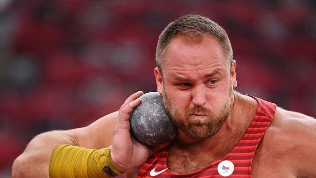 Koulař Tomáš Staněk v olympijské kvalifikaci. Koulař Tomáš Staněk v olympijské kvalifikaci.