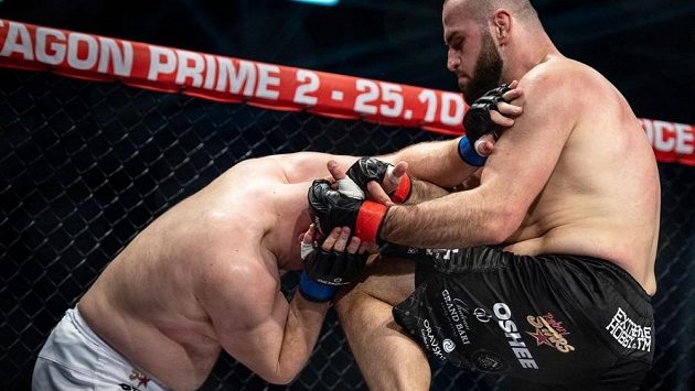 Martin Buday v ráži. Koleno soupeře nikdy nepotěší. Martin Buday v ráži. Koleno soupeře nikdy nepotěší.