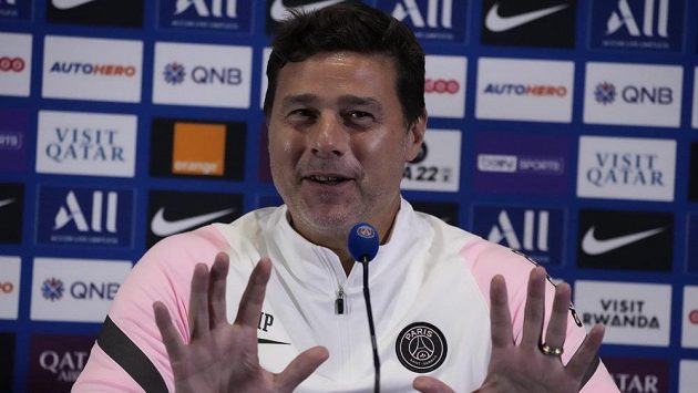 Trenér PSG Mauricio Pochettino reaguje na dotazy novinářů na tiskové konferenci před startem nové sezony francouzské ligy. Trenér PSG Mauricio Pochettino reaguje na dotazy novinářů na tiskové konferenci před startem nové sezony francouzské ligy.