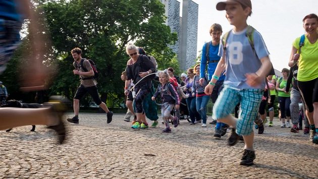 Běh s batohem: Ku pomoci připravit, pozor, teď! Běh s batohem: Ku pomoci připravit, pozor, teď!