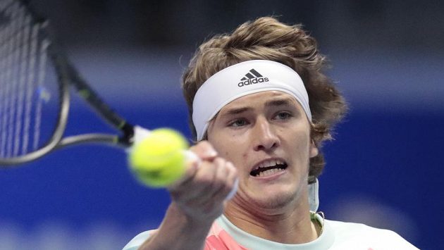 Německý tenista Alexander Zverev během semifinálového zápasu s Tomášem Berdychem na turnaji v Petrohradu. Německý tenista Alexander Zverev během semifinálového zápasu s Tomášem Berdychem na turnaji v Petrohradu.