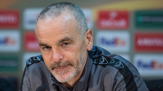 Už bývalý kouč Lazia Stefano Pioli. Už bývalý kouč Lazia Stefano Pioli.