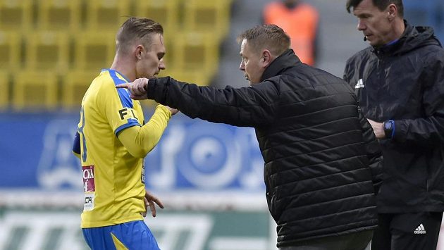 Zleva Jakub Hora z Teplic a trenér Stanislav Hejkal. Zleva Jakub Hora z Teplic a trenér Stanislav Hejkal.