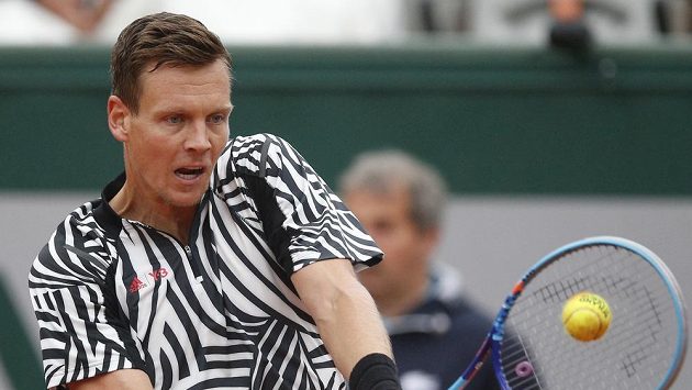 Tomáš Berdych se na kurt sice dostal, s Davidem Ferrerem ale odehrál pouhé tři gamy. Tomáš Berdych se na kurt sice dostal, s Davidem Ferrerem ale odehrál pouhé tři gamy.