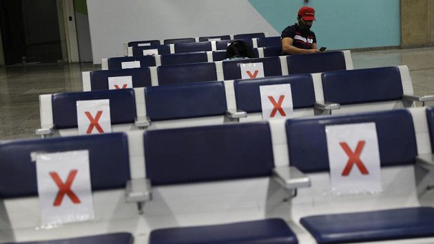 Fotbalový klub Flamengo čelí kritice za návrat k tréninku po koronavirové přestávce. Brazilští mistři podle zdravotního oddělení Rio de Janeira nedostali povolení, aby se znovu mohli připravovat s míčem nebo začali běhat. Fotbalový klub Flamengo čelí kritice za návrat k tréninku po koronavirové přestávce. Brazilští mistři podle zdravotního oddělení Rio de Janeira nedostali povolení, aby se znovu mohli připravovat s míčem nebo začali běhat.