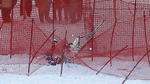 Aksel Lund Svindal utrpěl při sjezdu v Kitzbühelu vážné zranění kolene a sezóna pro něj skončila. Aksel Lund Svindal utrpěl při sjezdu v Kitzbühelu vážné zranění kolene a sezóna pro něj skončila.