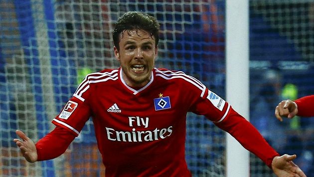 Nicolai Müller jásá, dal gól v prodloužení a zajistil tak Hamburku účast i v příštím ročníku první bundesligy. Nicolai Müller jásá, dal gól v prodloužení a zajistil tak Hamburku účast i v příštím ročníku první bundesligy.
