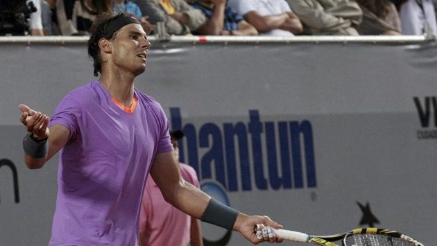 Rafael Nadal na Horacia Zeballose ve finále nestačil. Rafael Nadal na Horacia Zeballose ve finále nestačil.