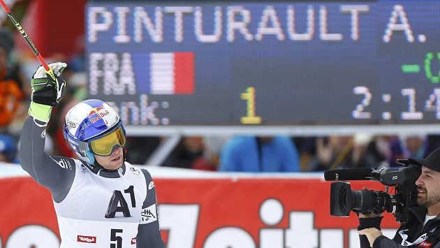 Francouz Alexis Pinturault vyhrál obří slalom v Söldenu. Francouz Alexis Pinturault vyhrál obří slalom v Söldenu.