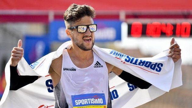 Jiří Homoláč na ilustračním snímku po nedávném Pražském půlmaratonu, v němž doběhl na dvanáctém místě. Jiří Homoláč na ilustračním snímku po nedávném Pražském půlmaratonu, v němž doběhl na dvanáctém místě.