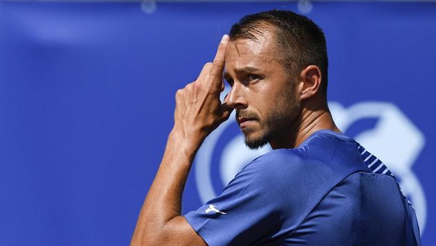 Lukáš Rosol postoupil v Praze do čtvrtfinále. Lukáš Rosol postoupil v Praze do čtvrtfinále.