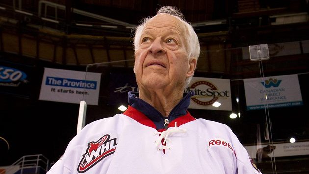 Legendární hokejový útočník Gordie Howe. Legendární hokejový útočník Gordie Howe.