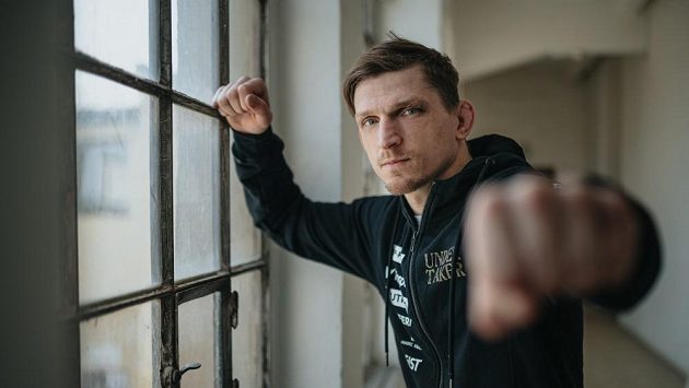 David Dvořák podepsal v americké organizaci UFC novou smlouvu. David Dvořák podepsal v americké organizaci UFC novou smlouvu.