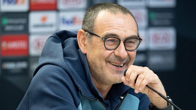 Trenér Maurizio Sarri na archivním snímku z doby, kdy ještě vedl Chelsea. Trenér Maurizio Sarri na archivním snímku z doby, kdy ještě vedl Chelsea.