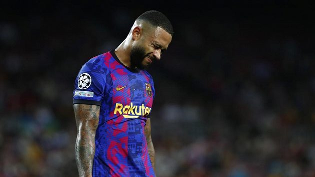 Barcelonský Memphis Depay po porážce s Bayernem na úvod Ligy mistrů. Barcelonský Memphis Depay po porážce s Bayernem na úvod Ligy mistrů.